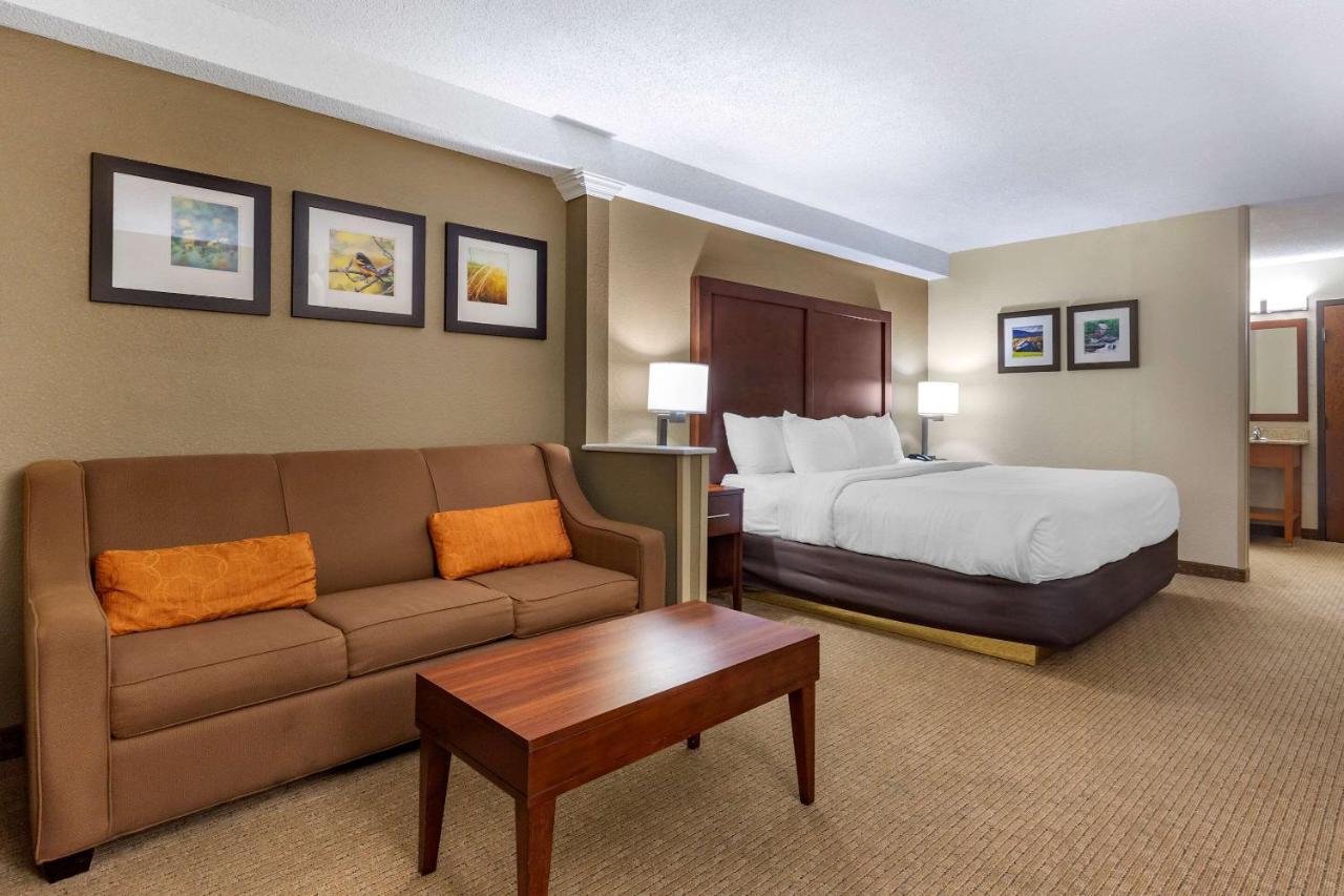 Comfort Inn & Suites Near Danville Mall Εξωτερικό φωτογραφία