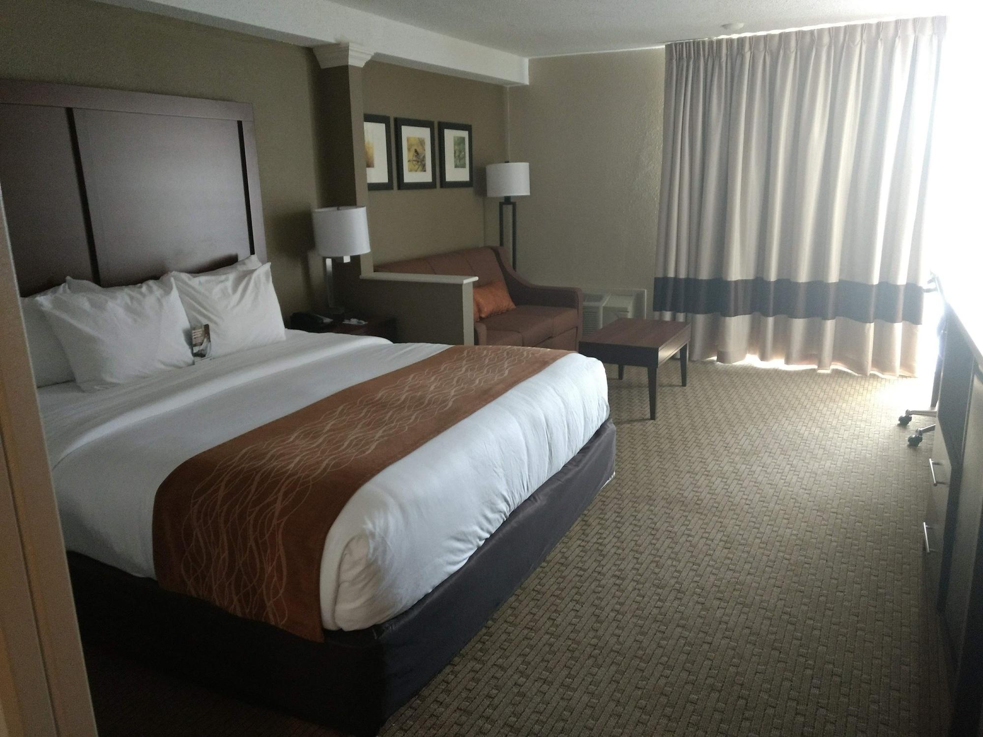 Comfort Inn & Suites Near Danville Mall Εξωτερικό φωτογραφία