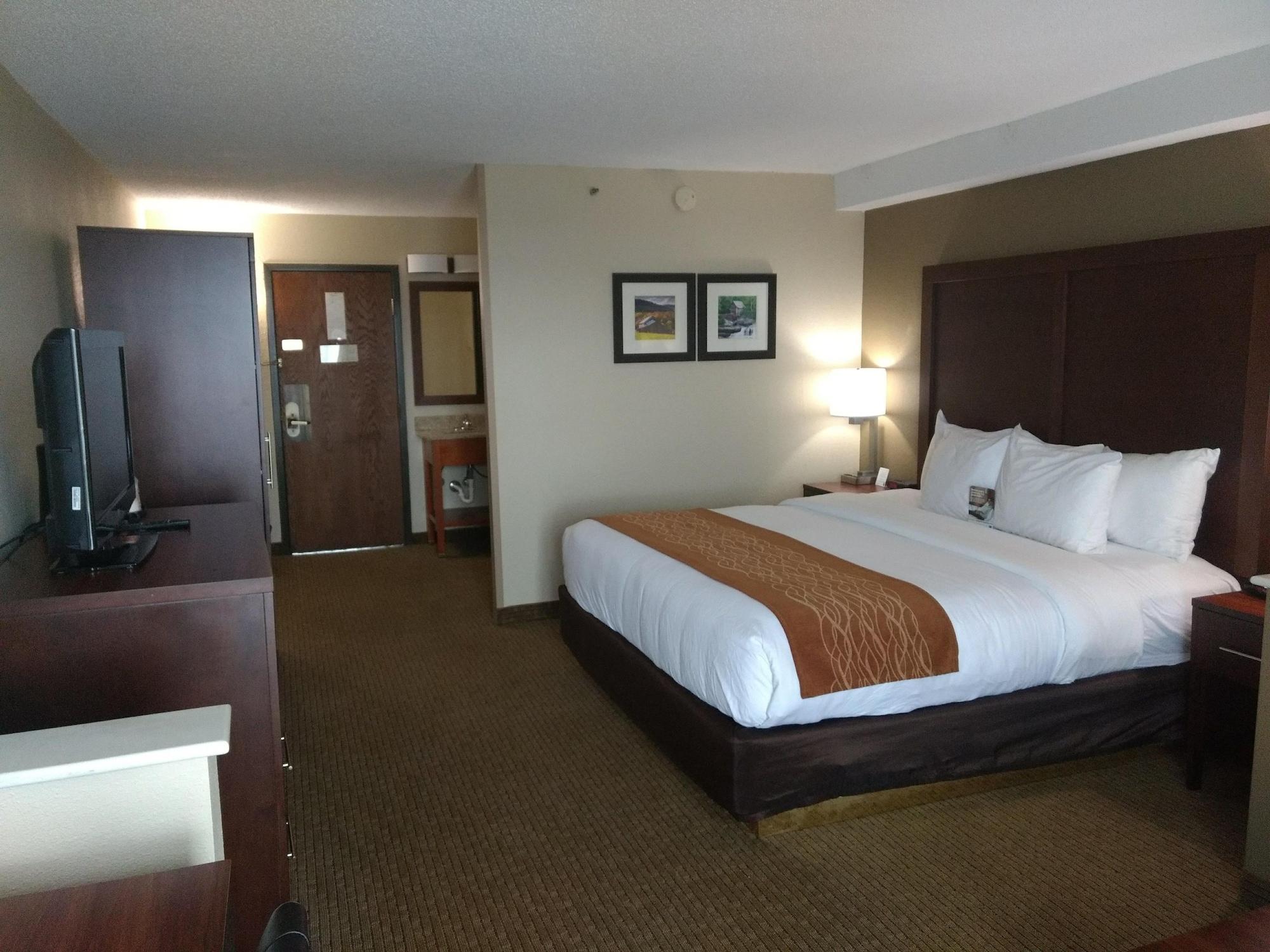 Comfort Inn & Suites Near Danville Mall Εξωτερικό φωτογραφία