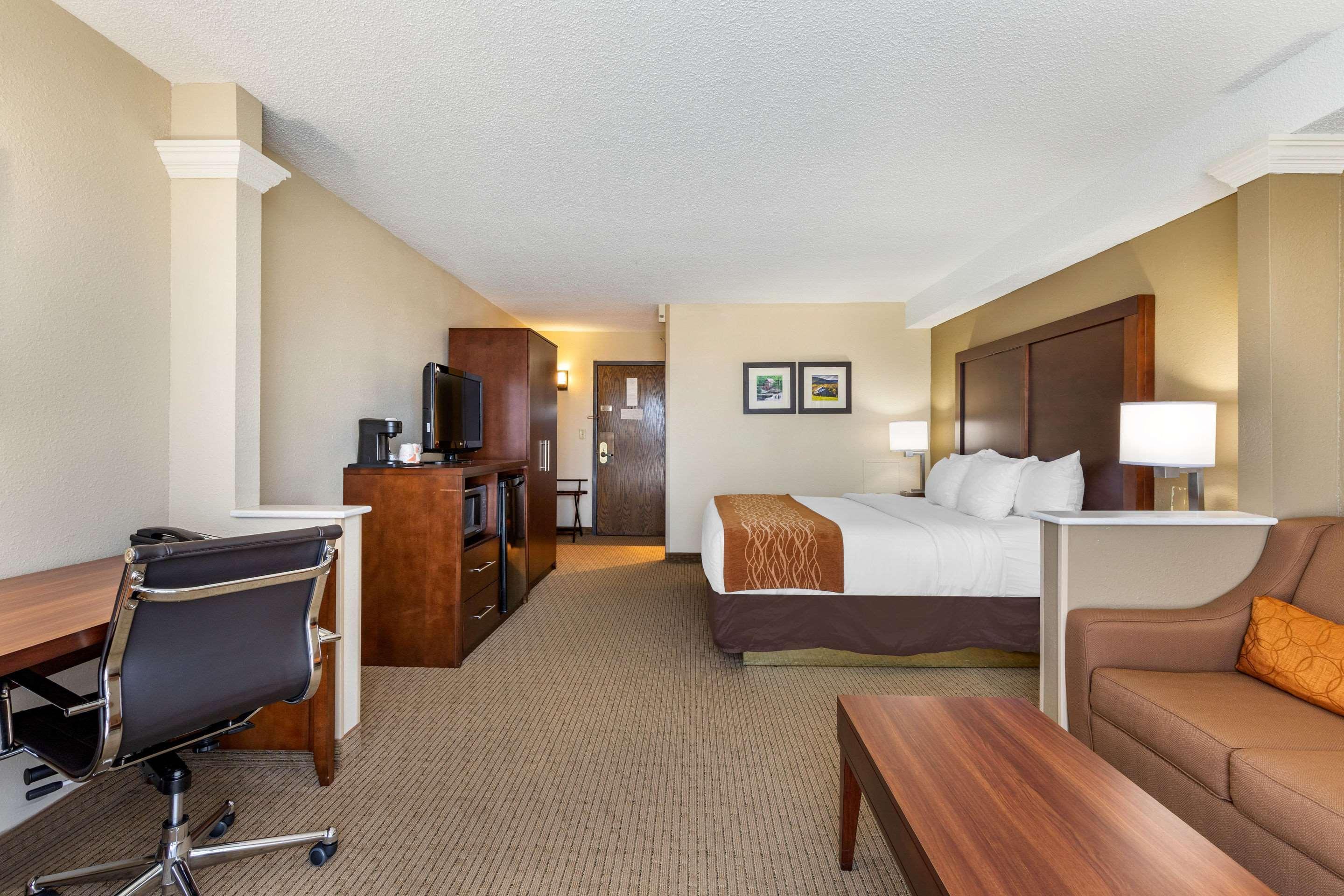 Comfort Inn & Suites Near Danville Mall Εξωτερικό φωτογραφία