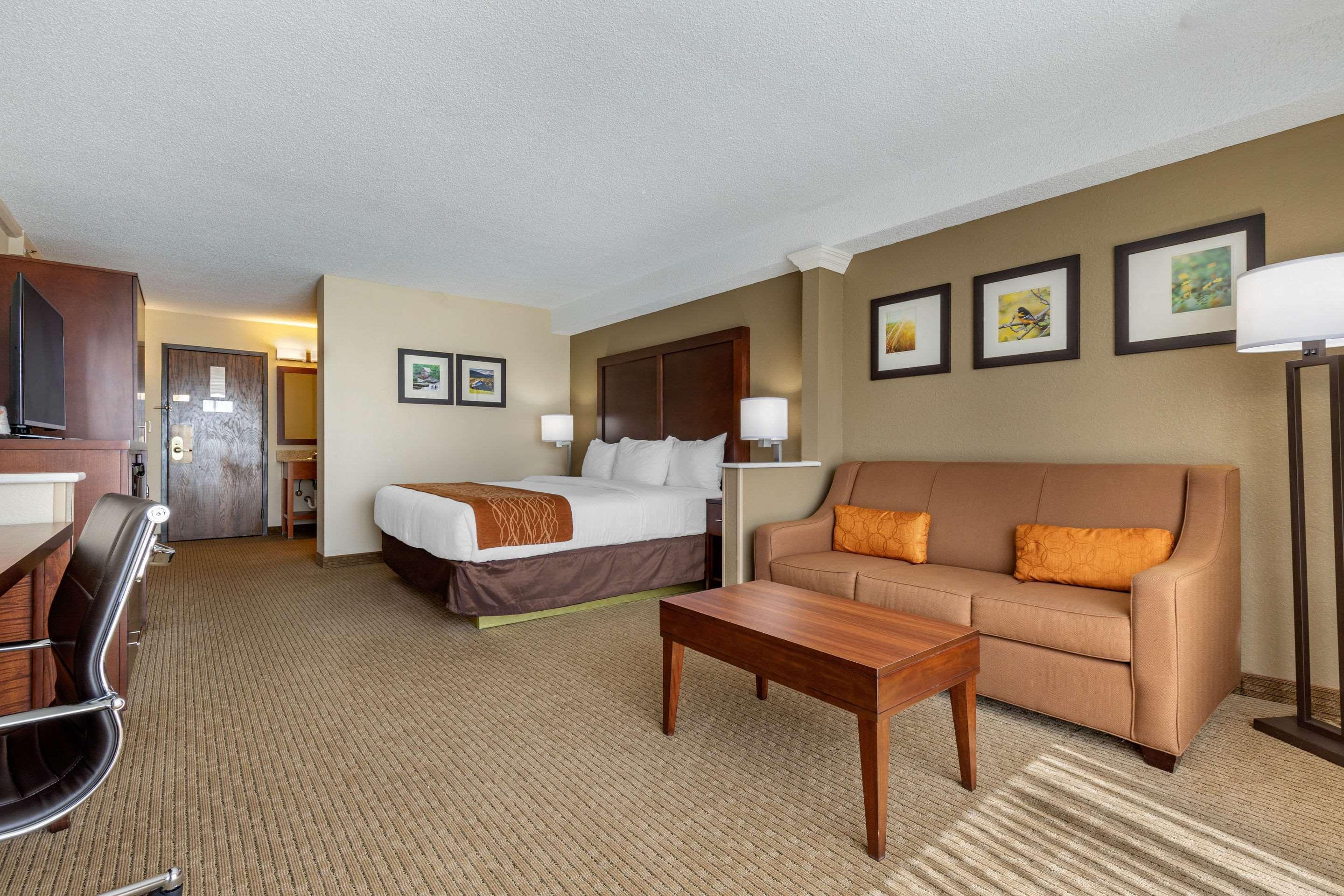 Comfort Inn & Suites Near Danville Mall Εξωτερικό φωτογραφία