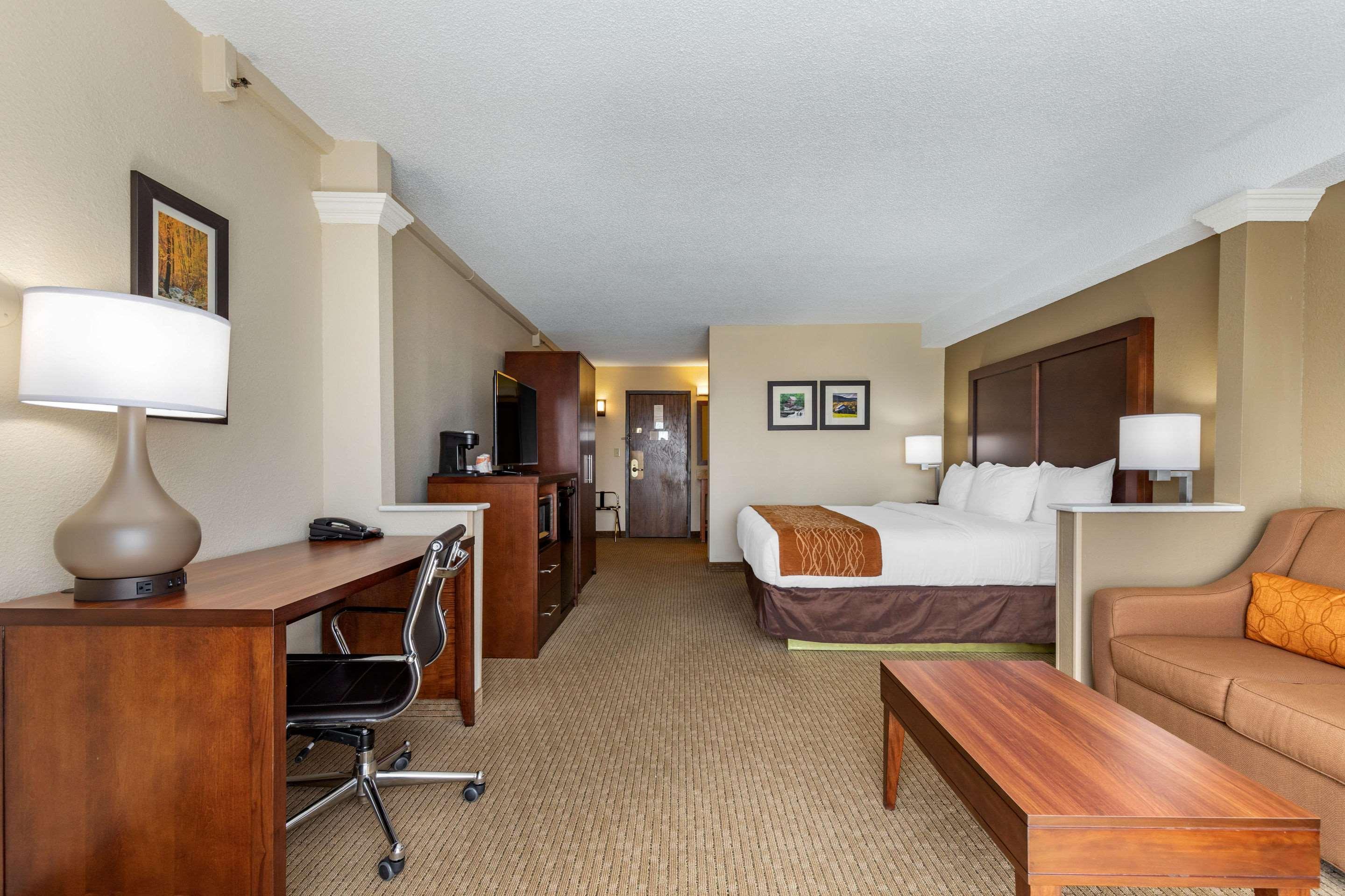 Comfort Inn & Suites Near Danville Mall Εξωτερικό φωτογραφία