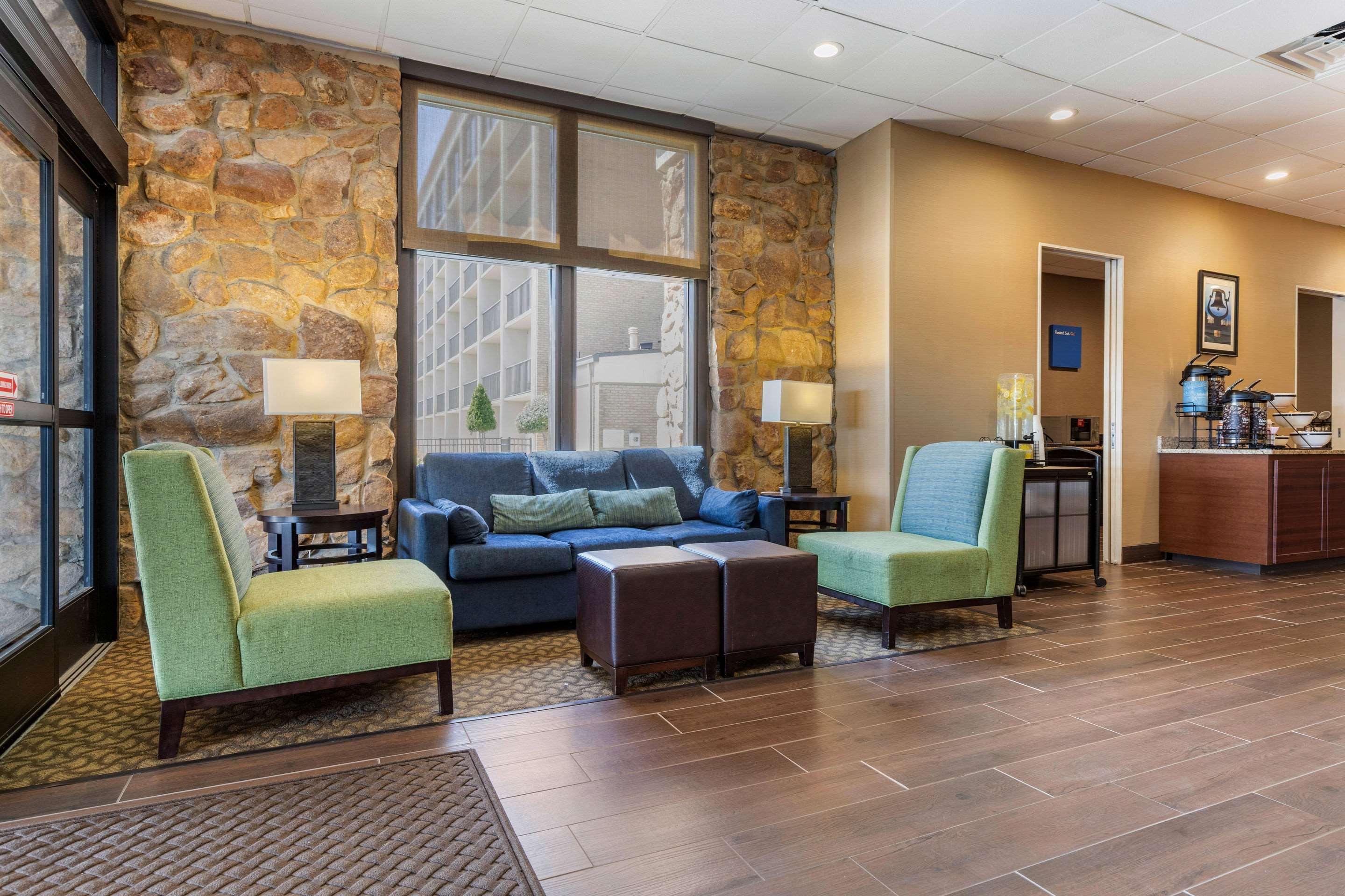 Comfort Inn & Suites Near Danville Mall Εξωτερικό φωτογραφία